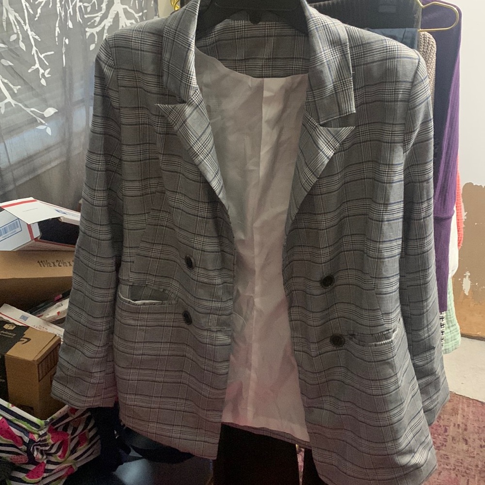 Blazer about size medium there are no tags